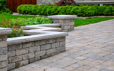 A,Seat,Wall,With,Pillars,And,Natural,Stone,Coping,Helps